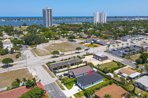 Villa ou maison à vendre à West Palm Beach, Floride: 4 chambres, 142.33 m2 № 1178173 - photo 2