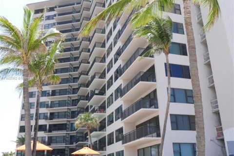 Studio in the Condo in Fort Lauderdale, Florida  № 1222986 - photo 2