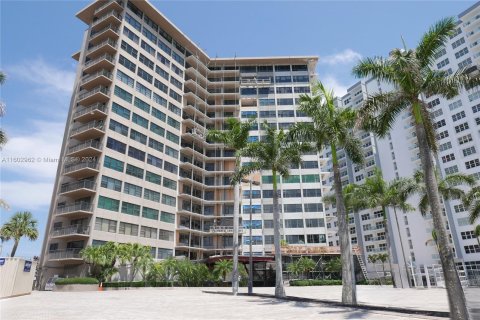 Copropriété à vendre à Fort Lauderdale, Floride: 59.83 m2 № 1222986 - photo 1