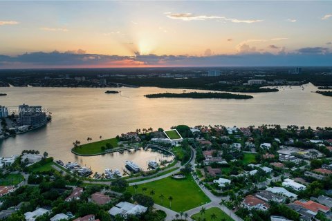Villa ou maison à vendre à Bal Harbour, Floride: 3 chambres, 275.92 m2 № 567783 - photo 17
