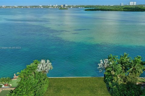 Villa ou maison à vendre à Bal Harbour, Floride: 3 chambres, 275.92 m2 № 567783 - photo 7