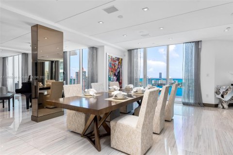 Condominio en venta en Aventura, Florida, 4 dormitorios, 507.34 m2 № 1332999 - foto 10