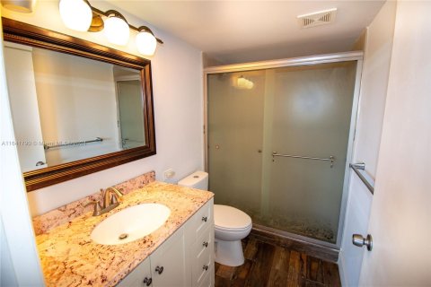 Condo in Miami Beach, Florida, 1 bedroom  № 1331567 - photo 18