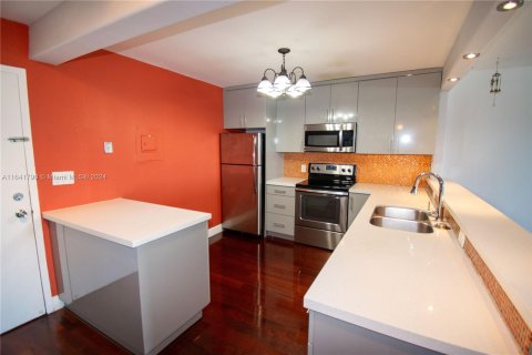 Condominio en venta en Miami Beach, Florida, 1 dormitorio, 82.4 m2 № 1331567 - foto 1