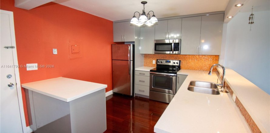 Condo in Miami Beach, Florida, 1 bedroom  № 1331567