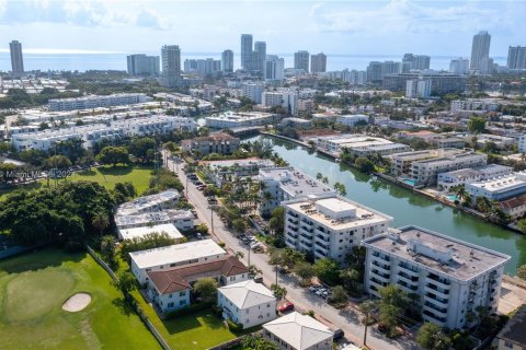 Copropriété à vendre à Miami Beach, Floride: 1 chambre, 82.4 m2 № 1331567 - photo 3