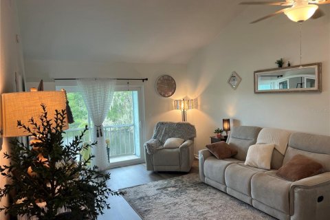 Condo in New Port Richey, Florida, 2 bedrooms  № 1312135 - photo 13