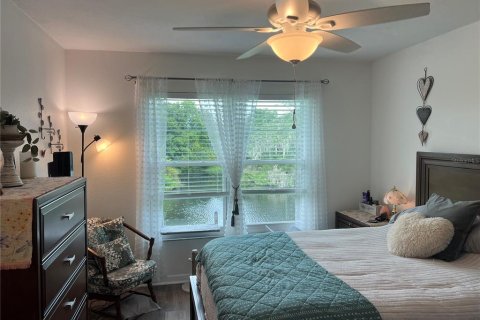 Condo in New Port Richey, Florida, 2 bedrooms  № 1312135 - photo 24