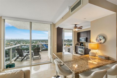 Condo in Fort Lauderdale, Florida, 3 bedrooms  № 1409287 - photo 4