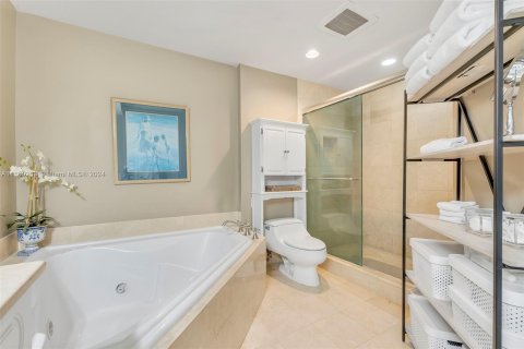 Condo in Fort Lauderdale, Florida, 3 bedrooms  № 1409287 - photo 19