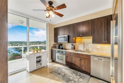 Condo in Fort Lauderdale, Florida, 3 bedrooms  № 1409287 - photo 5