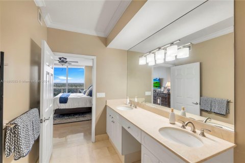 Condo in Fort Lauderdale, Florida, 3 bedrooms  № 1409287 - photo 18