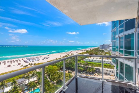 Condo in Miami Beach, Florida, 2 bedrooms  № 1409327 - photo 2