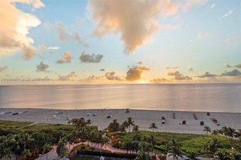 Condo in Miami Beach, Florida, 2 bedrooms  № 1409327 - photo 21