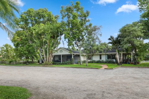 House in Wellington, Florida 6 bedrooms, 228.54 sq.m. № 876636 - photo 30