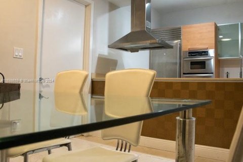 Condominio en venta en Miami, Florida, 1 dormitorio, 75.34 m2 № 1431398 - foto 3