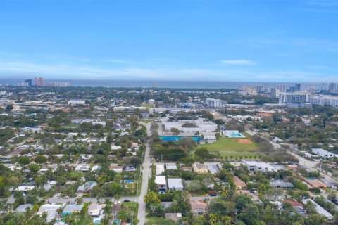 Villa ou maison à vendre à Fort Lauderdale, Floride: 2 chambres, 132.66 m2 № 952361 - photo 3