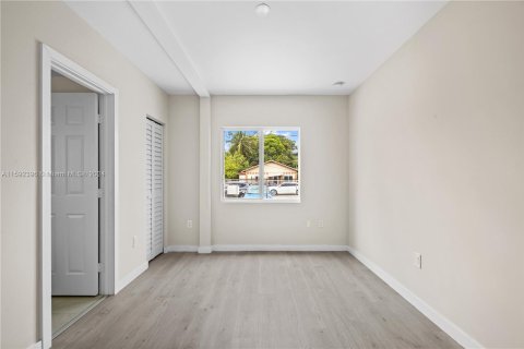 Immobilier commercial à vendre à Miami, Floride: 278.71 m2 № 1187844 - photo 11