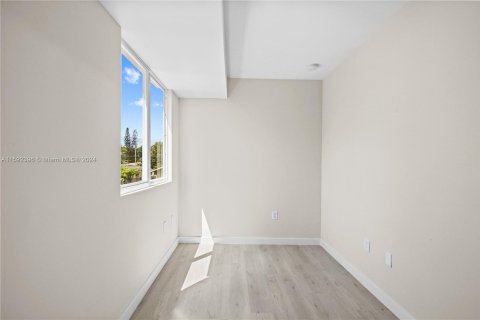 Immobilier commercial à vendre à Miami, Floride: 278.71 m2 № 1187844 - photo 24