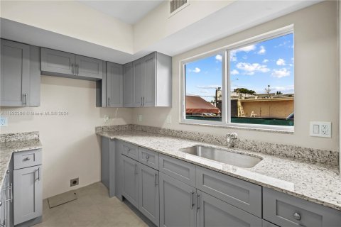 Immobilier commercial à vendre à Miami, Floride: 278.71 m2 № 1187844 - photo 29