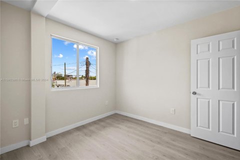 Immobilier commercial à vendre à Miami, Floride: 278.71 m2 № 1187844 - photo 21