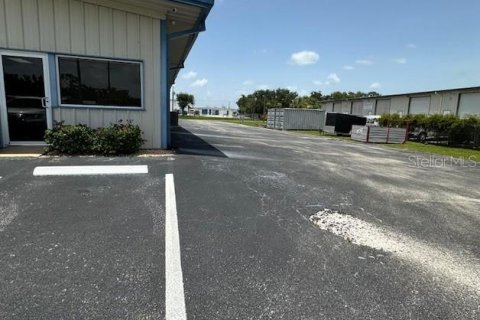 Commercial property in Punta Gorda, Florida 1308.06 sq.m. № 1286376 - photo 3