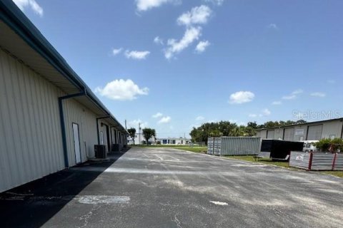 Commercial property in Punta Gorda, Florida 1308.06 sq.m. № 1286376 - photo 12