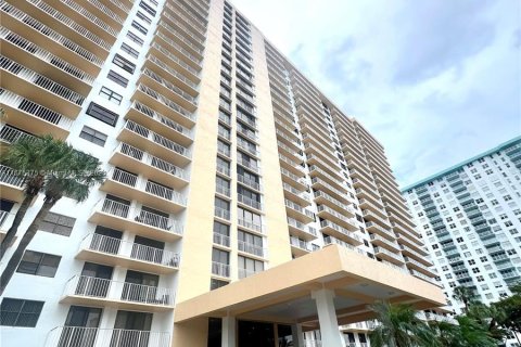 Condo in Sunny Isles Beach, Florida, 1 bedroom  № 1409264 - photo 6