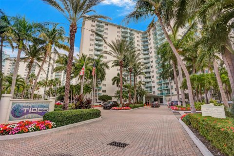 Condominio en venta en Hollywood, Florida, 1 dormitorio, 99.41 m2 № 949562 - foto 21