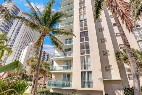 Condominio en venta en Hollywood, Florida, 1 dormitorio, 99.41 m2 № 949562 - foto 15