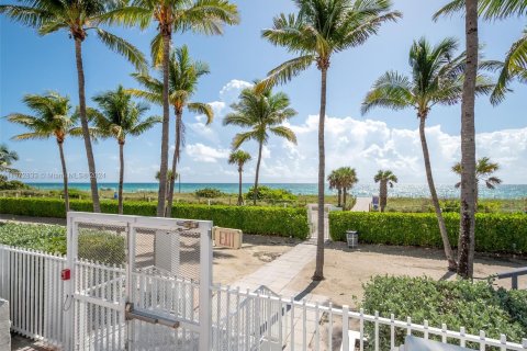 Copropriété à vendre à Miami Beach, Floride: 2 chambres, 115.29 m2 № 1396316 - photo 17