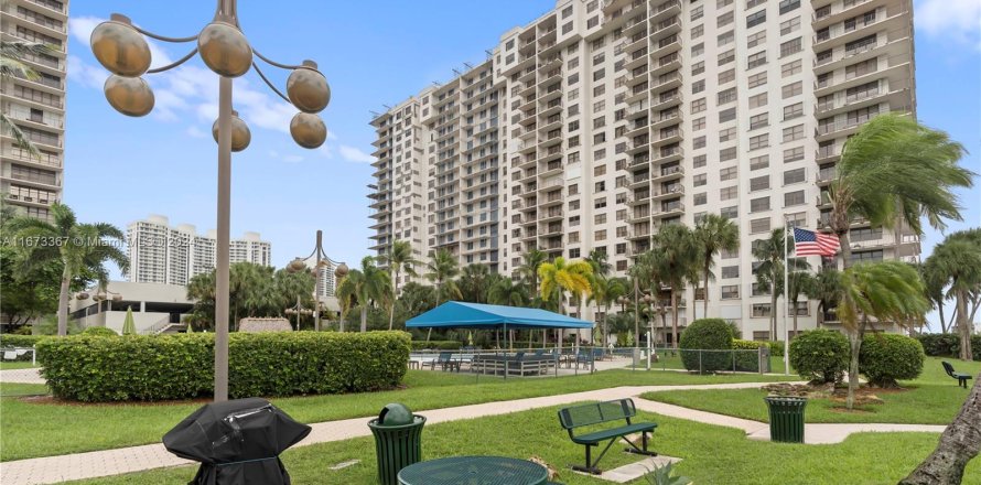 Condo in Aventura, Florida, 1 bedroom  № 1396268