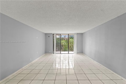 Condominio en venta en Aventura, Florida, 1 dormitorio, 85.28 m2 № 1396268 - foto 10