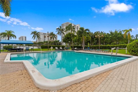 Condo in Aventura, Florida, 1 bedroom  № 1396268 - photo 27