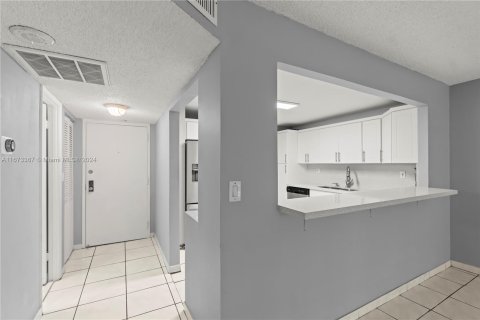 Condo in Aventura, Florida, 1 bedroom  № 1396268 - photo 6