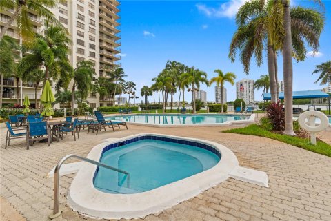 Condominio en venta en Aventura, Florida, 1 dormitorio, 85.28 m2 № 1396268 - foto 28