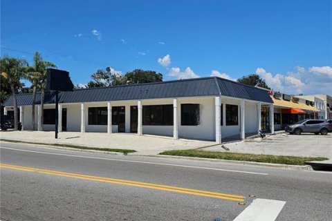 Commercial property in Sarasota, Florida 292.64 sq.m. № 1157104 - photo 7