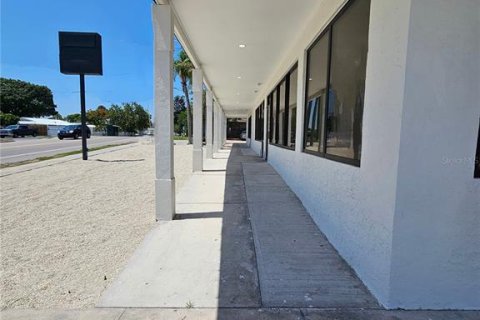Commercial property in Sarasota, Florida 292.64 sq.m. № 1157104 - photo 27