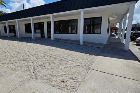 Commercial property in Sarasota, Florida 292.64 sq.m. № 1157104 - photo 9