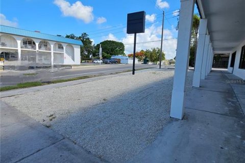 Commercial property in Sarasota, Florida 292.64 sq.m. № 1157104 - photo 11