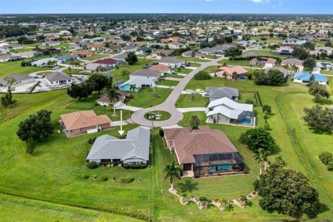 House in Punta Gorda, Florida 3 bedrooms, 192.21 sq.m. № 1366085 - photo 2