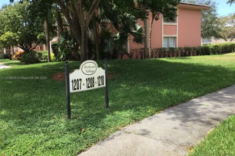 Condo in Coconut Creek, Florida, 2 bedrooms  № 1151112 - photo 2