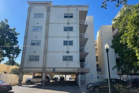 Condominio en venta en Hollywood, Florida, 2 dormitorios, 77.11 m2 № 1151111 - foto 3