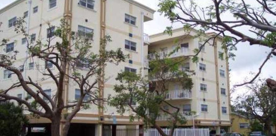 Condo in Hollywood, Florida, 2 bedrooms  № 1151111