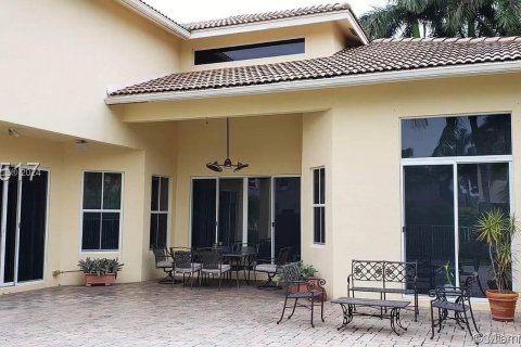 House in Weston, Florida 6 bedrooms, 414.07 sq.m. № 1004711 - photo 4