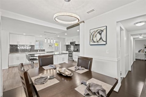 Casa en venta en Tampa, Florida, 3 dormitorios, 186.18 m2 № 1371626 - foto 10