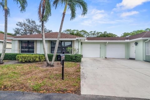 Casa en venta en Boynton Beach, Florida, 2 dormitorios, 130.06 m2 № 1365753 - foto 1