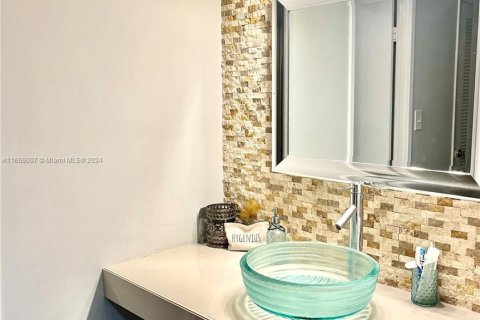 Condominio en venta en Miami, Florida, 2 dormitorios, 105.91 m2 № 1365703 - foto 11