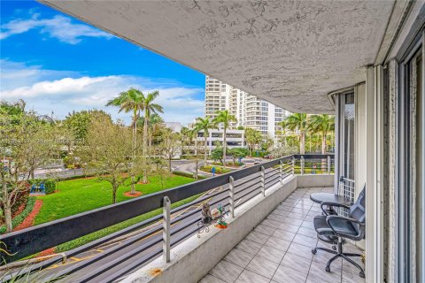 Condo in Aventura, Florida, 2 bedrooms  № 1365704 - photo 21