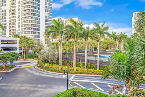 Condo in Aventura, Florida, 2 bedrooms  № 1365704 - photo 12